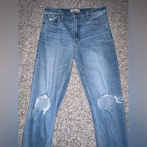 Abercrombie The mom high rise jeans